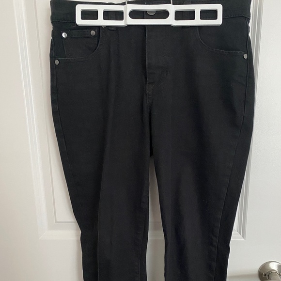 BCBG Black Skinny Jean - Picture 2 of 6